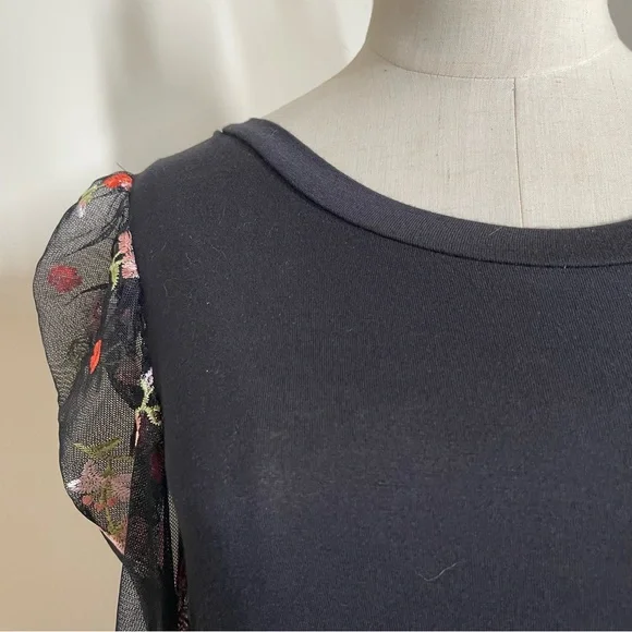 Willow Young Contemporary Black Mesh EmbroideredSleeves Jersey Long Sleeve Top-M - Picture 5 of 11